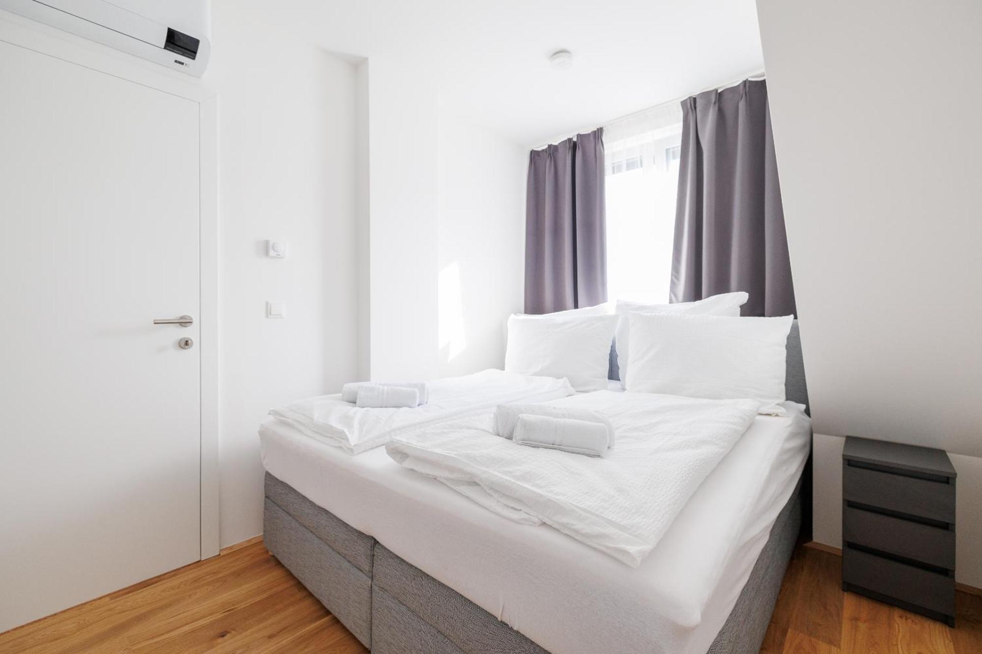 Symphony Apartments 38 - Modern Loft With Terrace And Grill In Central Location Viena Exterior foto